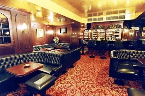 Отель Kaiser Am Wiener Platz Кёльн