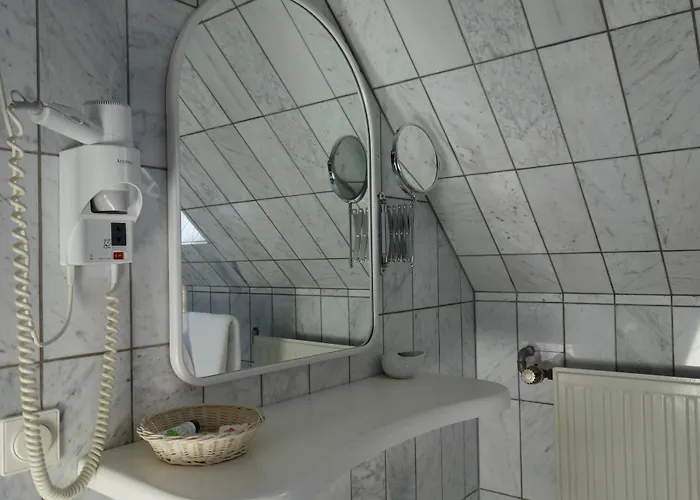 Kaiser Am Wiener Platz Отель