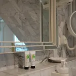 Kaiser Am Wiener Platz Hotel