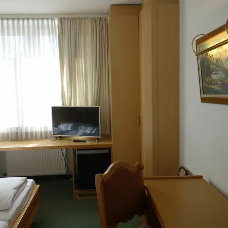 ホテル Kaiser Am Wiener Platz