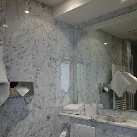 Kaiser Am Wiener Platz Hotel