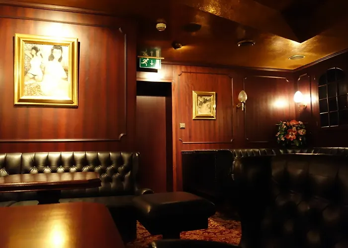 Kaiser Am Wiener Platz Hotel