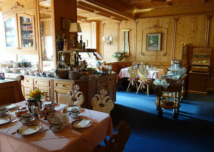 Kaiser Am Wiener Platz Hotel Colonia