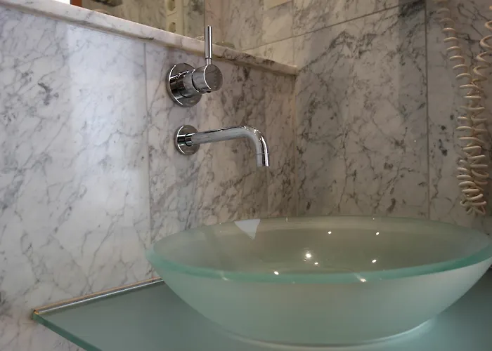 Kaiser Am Wiener Platz Hotel