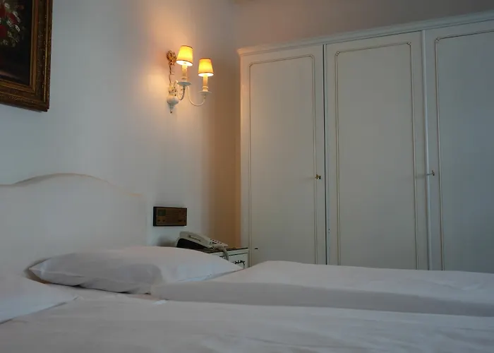 Kaiser Am Wiener Platz Hotel Köln