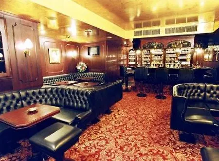 Отель Kaiser Am Wiener Platz Кёльн