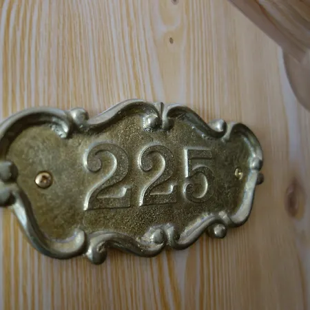 Kaiser Am Wiener Platz