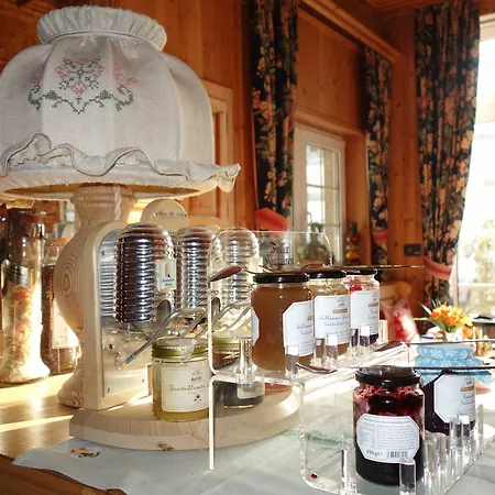 Отель Kaiser Am Wiener Platz