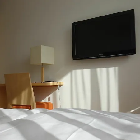 Kaiser Am Wiener Platz 3* Кёльн