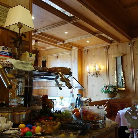 Kaiser Am Wiener Platz 3*