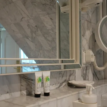 Kaiser Am Wiener Platz Отель