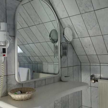 Kaiser Am Wiener Platz ホテル