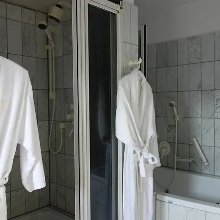 Kaiser Am Wiener Platz Кёльн