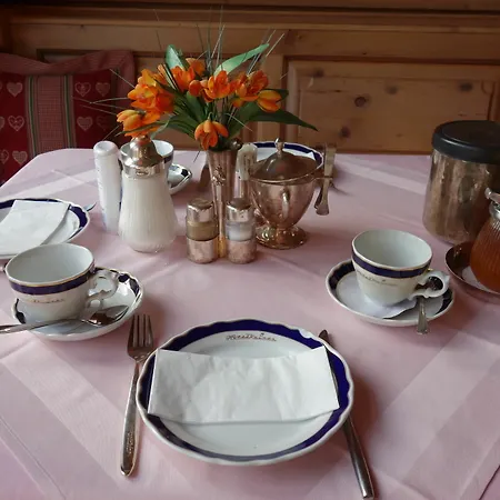 Kaiser Am Wiener Platz Кёльн