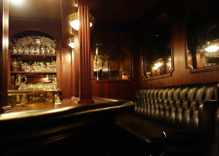 Kaiser Am Wiener Platz 3*