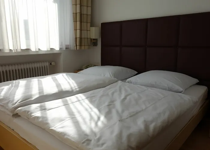 Kaiser Am Wiener Platz 호텔 3*