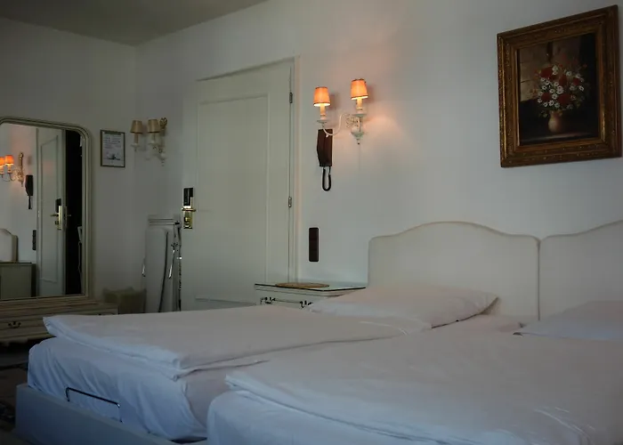 Kaiser Am Wiener Platz 3* 쾰른