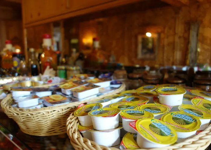 Kaiser Am Wiener Platz מלון קלן