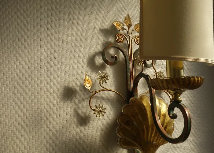 Kaiser Am Wiener Platz מלון 3*