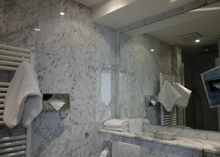 Kaiser Am Wiener Platz 호텔