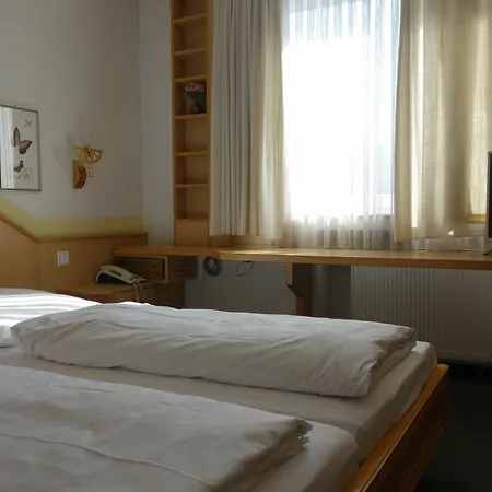 Kaiser Am Wiener Platz Otel Köln