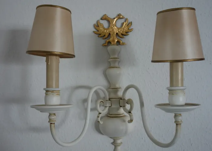 Kaiser Am Wiener Platz Hotel