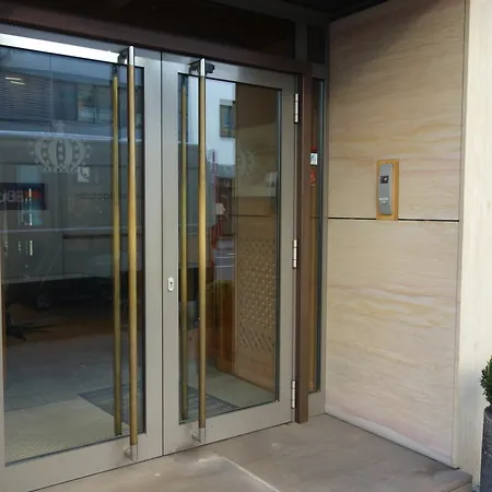 Kaiser Am Wiener Platz Hotel 3*