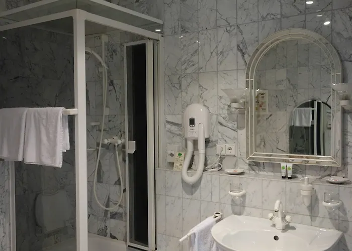 Kaiser Am Wiener Platz 3* Colonia