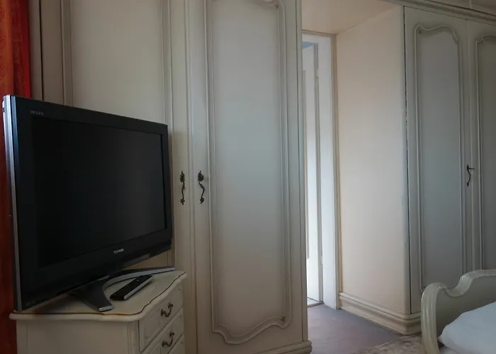 Hotel Kaiser Am Wiener Platz 3*