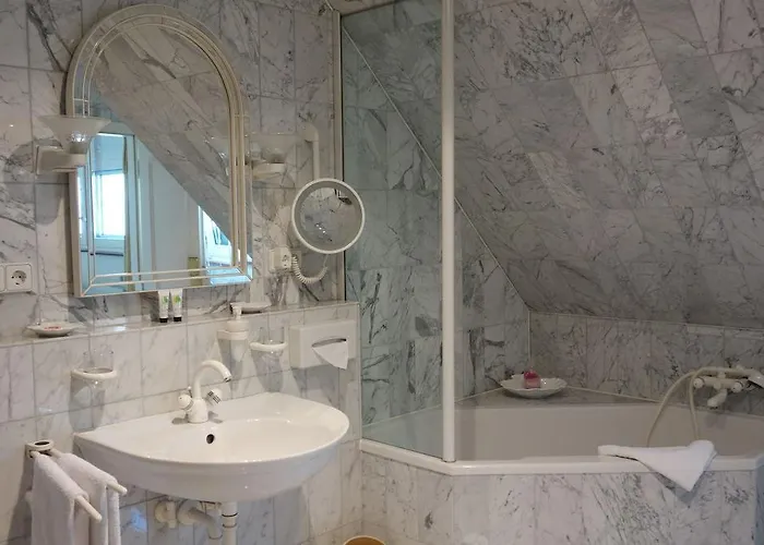 Kaiser Am Wiener Platz